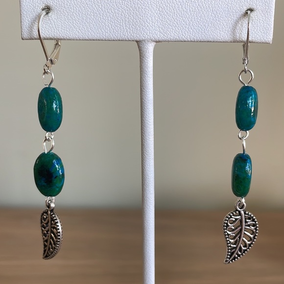 HAND CRAFTED EARRINGS Dangling Turquoise Dyed Stone Ovals Silver Plated Leave - Picture 4 of 11